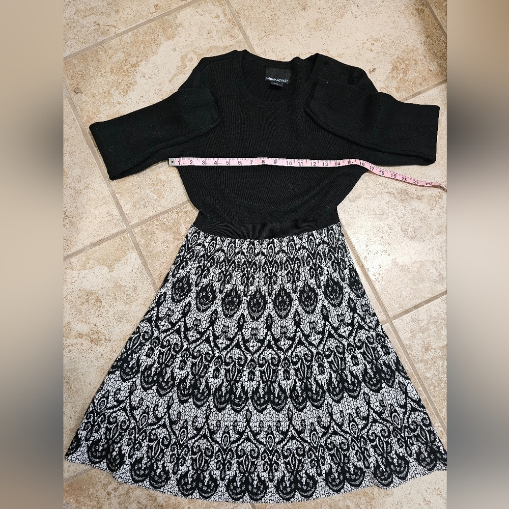Cynthia Rowley Womens Medium Black Sweater Dress Gothic Pattern Flared Retro - Picture 6 of 7